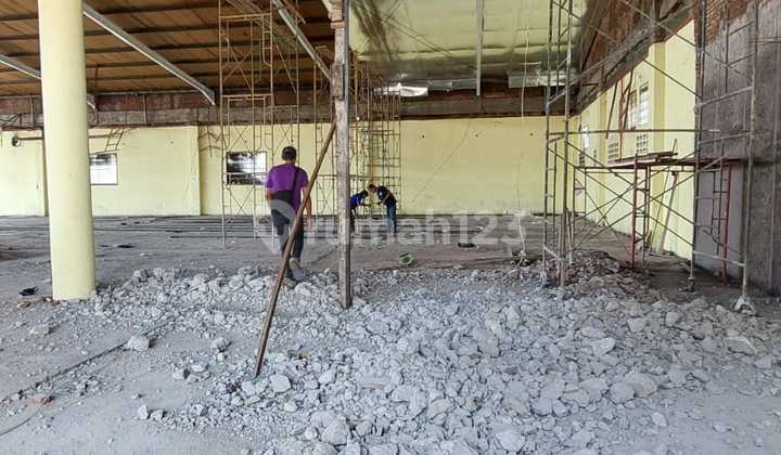 Gudang Baru Renovasi di Sadang Holis