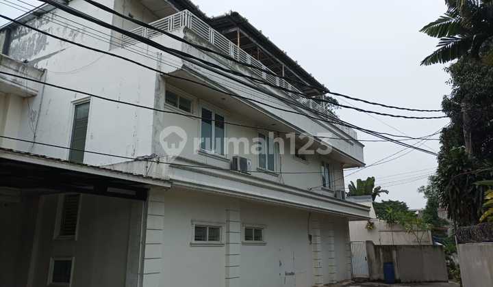 Dijual Rumah 3 Lantai Dikemang Jakarta Selatan