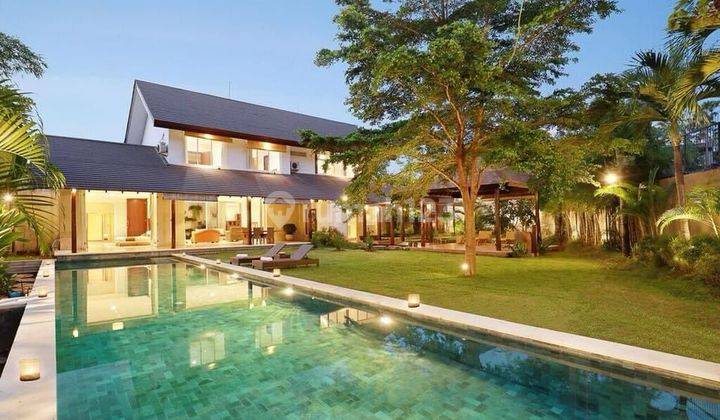 Villa Kerobokan Dekat Seminyak Tanah Luas Harga dibawah Pasar 1