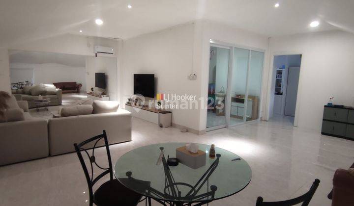 Rumah 3 Lantai Bagus Unfurnished SHM di Agung Utara 4, Jakarta Utara 1