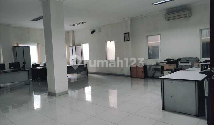 Gedung Serbaguna Dengan Lift, Sunter, Jakarta Utara