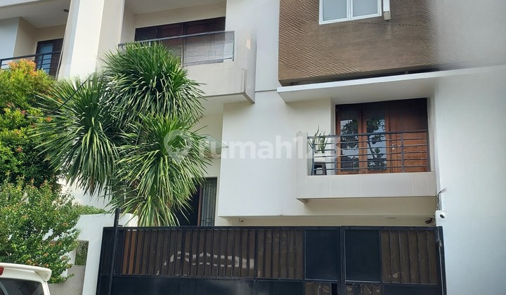 Rumah 3 Lantai, Lebar 9, Furnish Dalam Komplek Sunter Permai, Jakarta Utara Rumah 3 Lantai, Lebar 9, Furnish Dalam Komplek Sunter Permai, Jakarta Utara