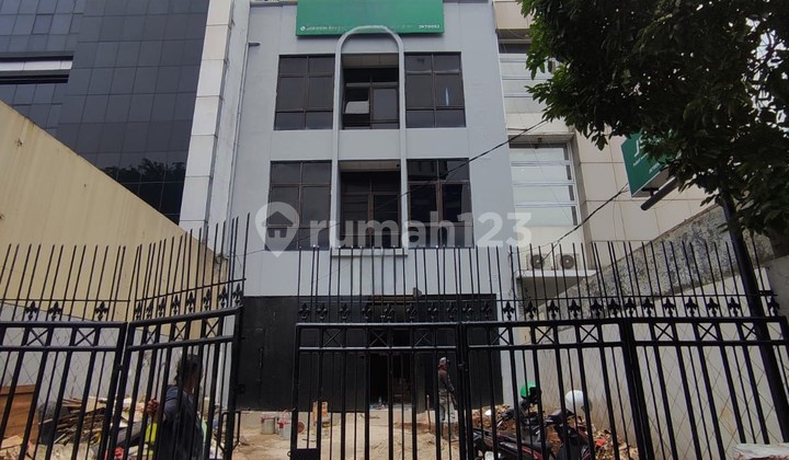 Rent a Newly Renovated 8-Meter Wide Shop House in Bungur, Central Jakarta