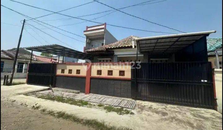 Rumah Siap Pakai 2 Lantai Dalam Perumahan Elite  1