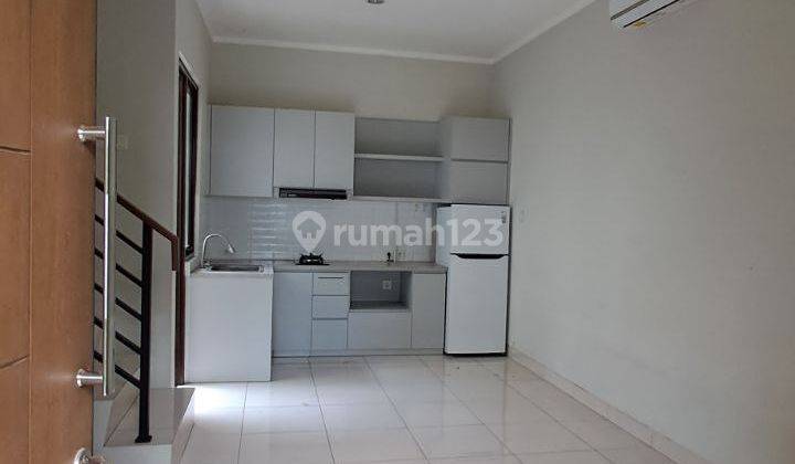 Rumah Siap Disewakan, Semi Furnished, Ac, Kitchen Set. Summarecon 2