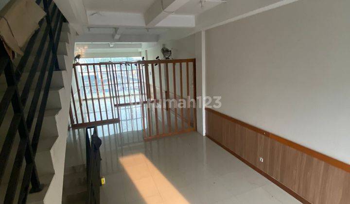Dijual Cepat Ruko Gandeng di Pinggir Jalan Raya Pekayon, Bekasi Selatan dan Cocok untuk Usaha. 5