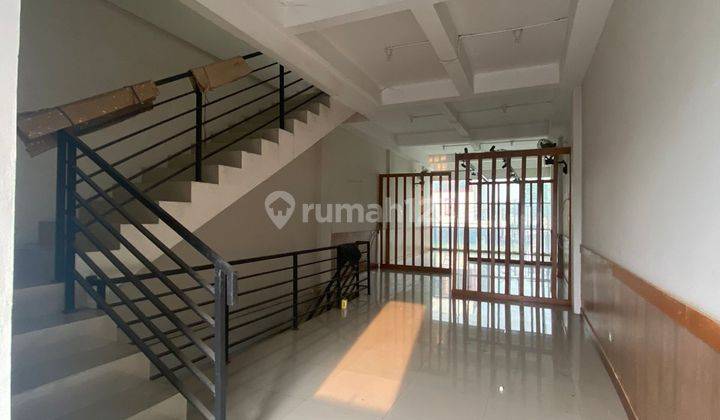 Dijual Cepat Ruko Gandeng di Pinggir Jalan Raya Pekayon, Bekasi Selatan dan Cocok untuk Usaha. 9