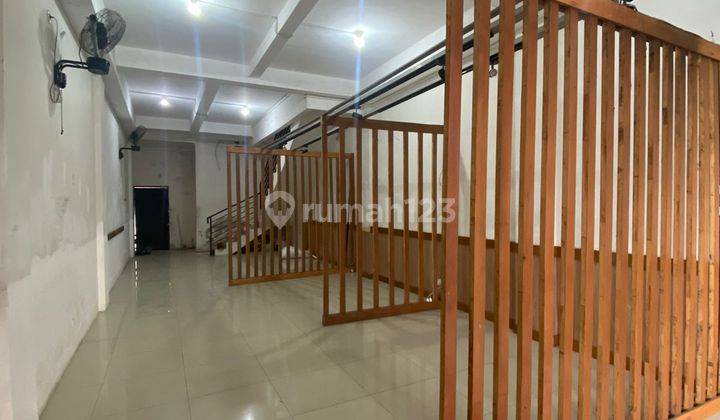 Dijual Cepat Ruko Gandeng di Pinggir Jalan Raya Pekayon, Bekasi Selatan dan Cocok untuk Usaha. 8