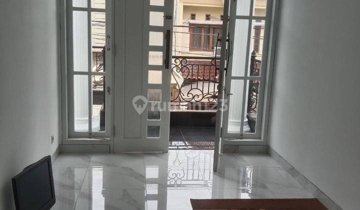 Rumah mewah baru di bangun 2 lantai dalam komplek Kawaluyaan 4