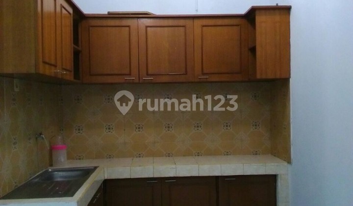 Rumah minimalis 2 lantai di sayap jl. Purwakarta Antapani 8