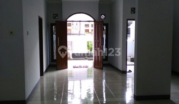 Rumah minimalis 2 lantai di sayap jl. Purwakarta Antapani 9