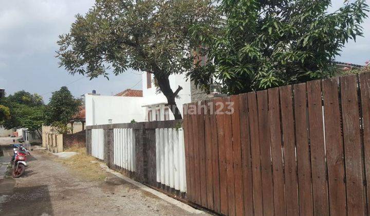 Rumah bagus 2 lantai halaman luas dalam komplek di Cibiru 2