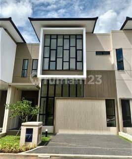 Rumah split level Asya di Asya Boulevard Jakarta Garden City  akses Tol Cakung 1