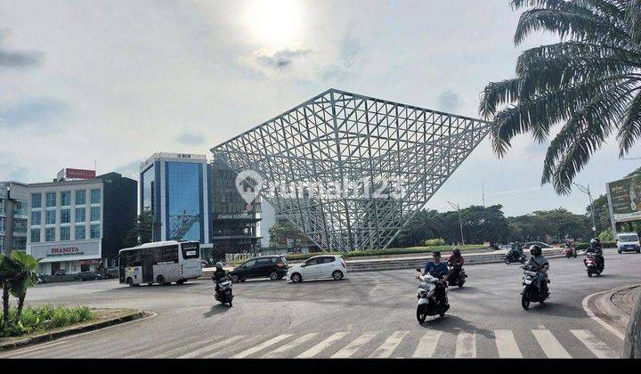 Ruko 2 Fasad Hadap Jalan Utama di Boulevard Summarecon 2