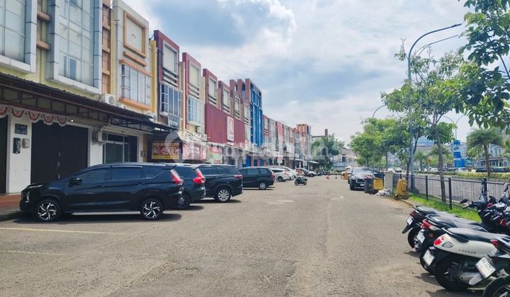 3-Story Shophouse Rented Out, Ideal for Passive Income in Grand Wisata 1