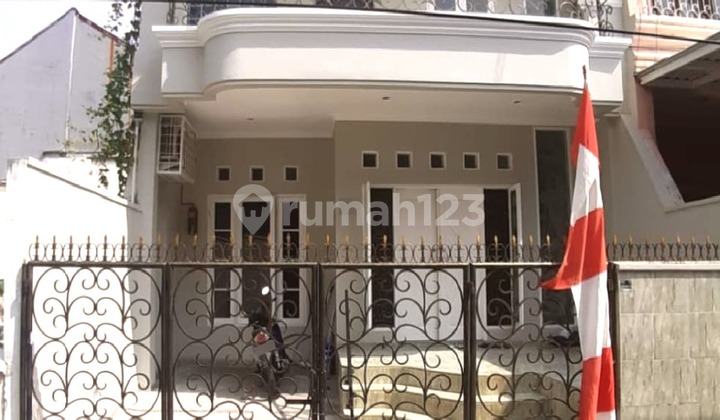 2-Story House Near Highway, Mall, Culinary Center 2-Story House Near Highway, Mall, Culinary Center