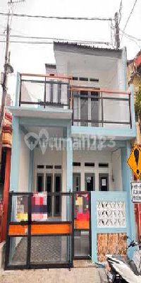 RUMAH 3 LANTAI LOKASI PONDOK UNGU PERMAI DEPAN DEKAT DENGAN KANTOR PEMASARAN RUMAH 3 LANTAI LOKASI PONDOK UNGU PERMAI DEPAN DEKAT DENGAN KANTOR PEMASARAN