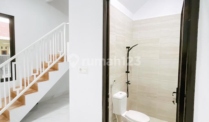 Rumah Cantik 2 Lantai Siap Huni di Sektor V 2