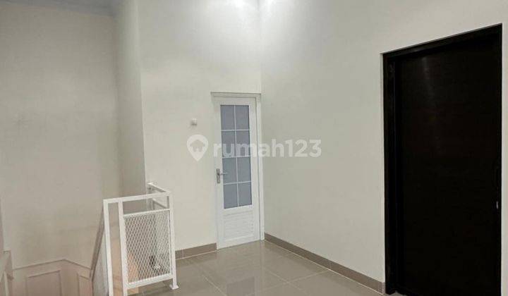 *DIJUAL RUMAH 2 Lantai model Klasik Modern* Perum Pesona Anggrek  2