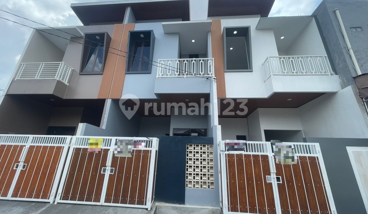 Rumah Gandeng 2 Lantai di Sektor V