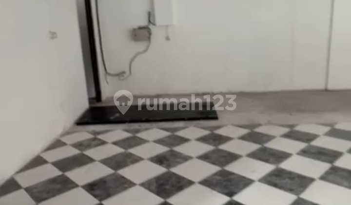 For Rent: Spacious Shop House in a Strategic Location Alongside Main Road in Jatiwaringin, Bekasi 2