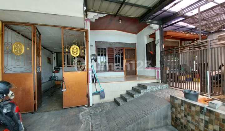 Spacious House by the Road in East Bekasi 2