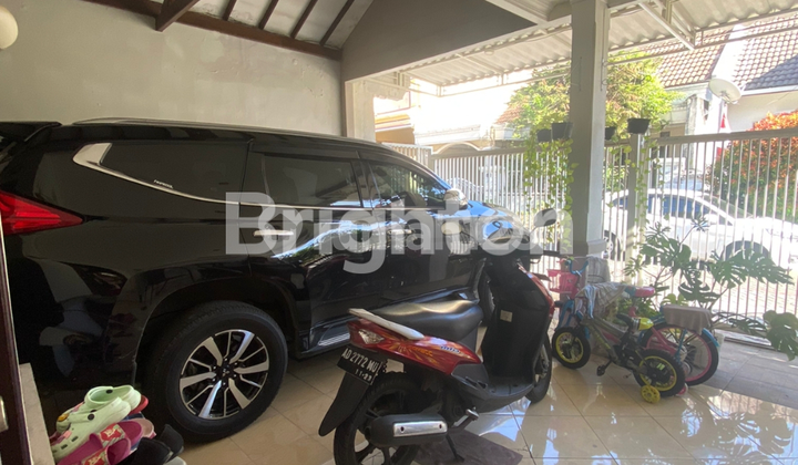 MINIMALIST PEARL COTTAGE