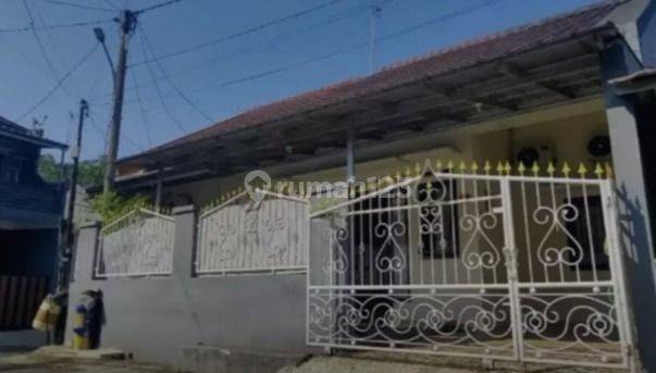 Dijual Rumah Relatif Baru Dan Strategis di Yasmin 1