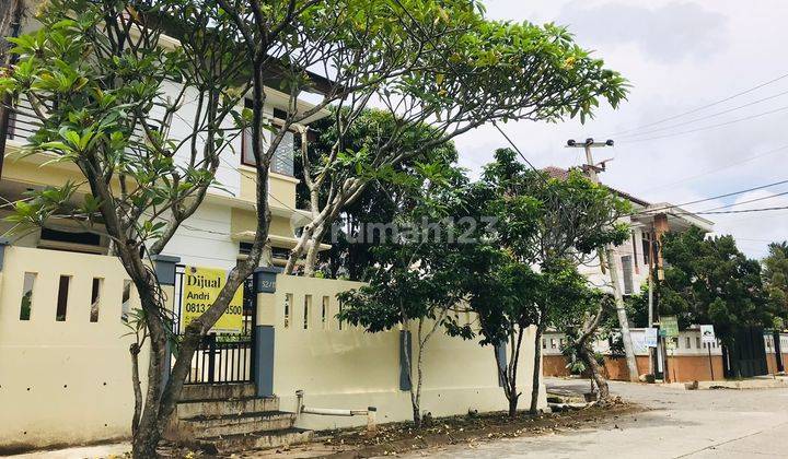 Rumah Hook di Boulevard Bukit Cimanggu City di Jl Boulevard 2