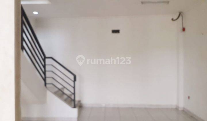 Ruko Sewa di Perum Acropolis Karadenan Cibinong 15