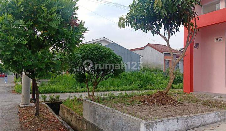 tampak depan rumah di perumnas dramaga cluster