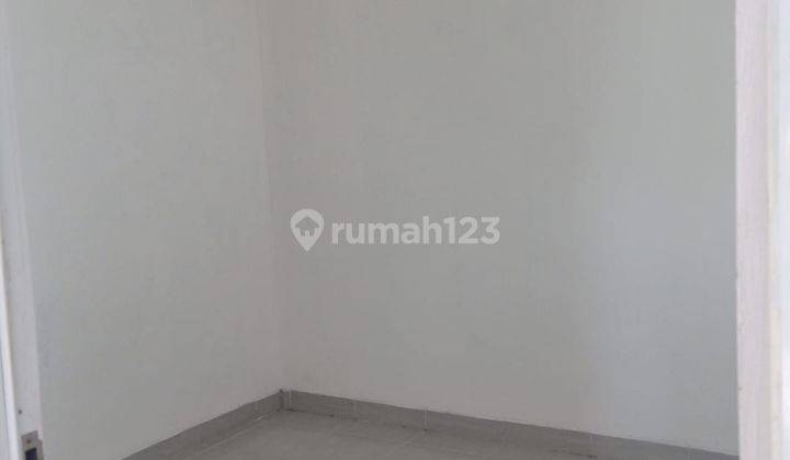 kamar tidur rumah di perumnas dramaga cluster