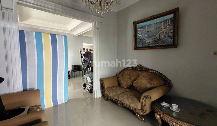 ruang tamu dijual rumah di perum tatya