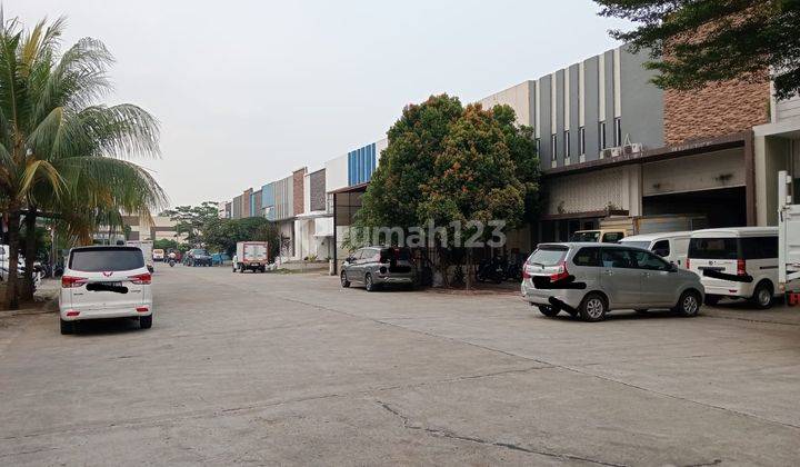 Disewakan Gudang dan kantor 2 lt siap huni di Kota Wisata Commpark Narogong Bekasi 2