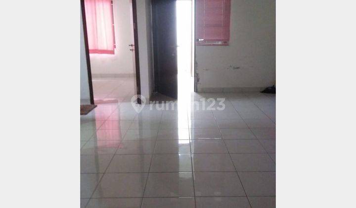 ruang keluarga dijual rumah di cluster holly