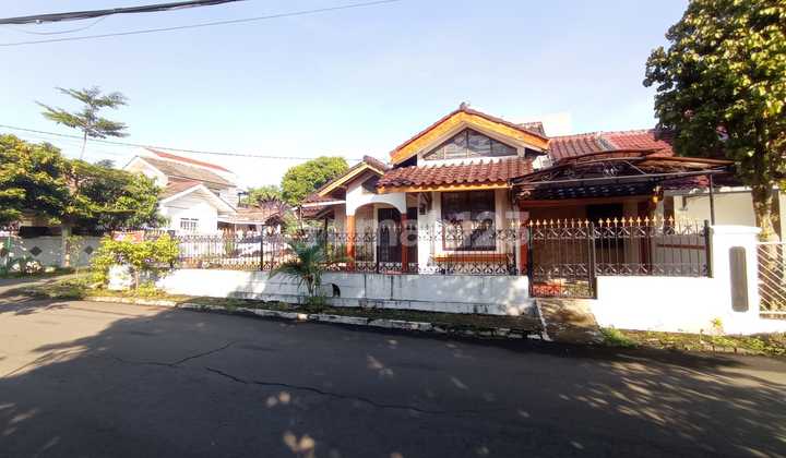 For Rent House in Strategic Location, Public Transport Access on Jln. Gatot Kaca Raya For Rent House in Strategic Location, Public Transport Access on Jln. Gatot Kaca Raya
