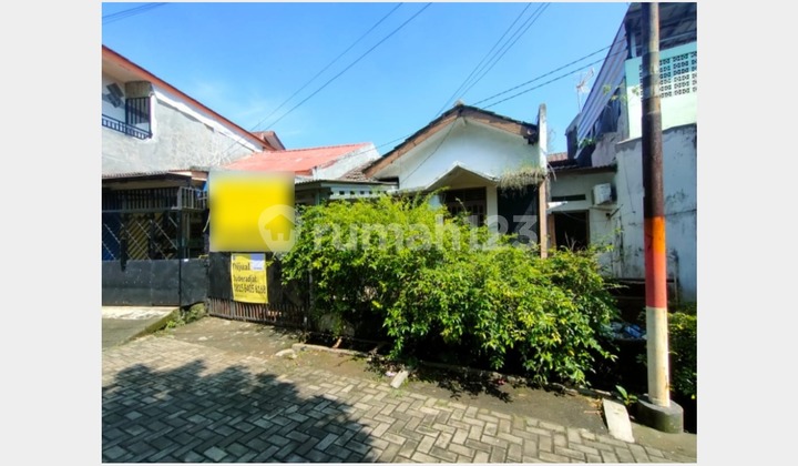 tampak depan dijual rumah hunian puri nirwana
