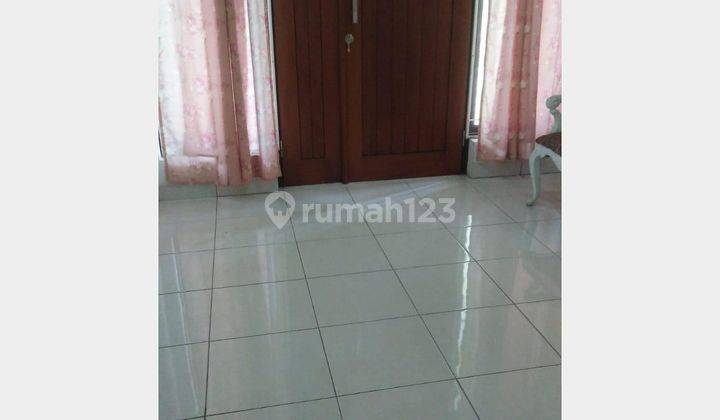 ruang tamu dijual rumah di cluster holly