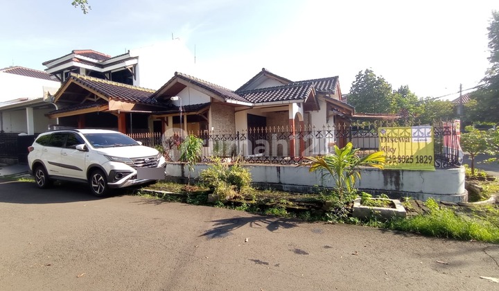 For Rent House in Strategic Location, Public Transport Access on Jln. Gatot Kaca Raya For Rent House in Strategic Location, Public Transport Access on Jln. Gatot Kaca Raya