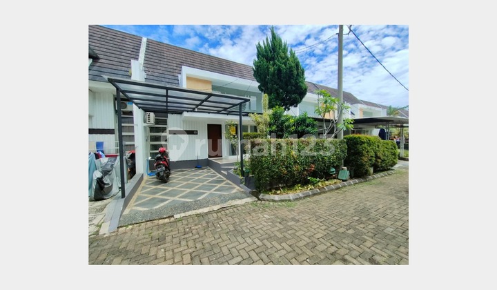 Dijual Rumah hunian Nyaman, Sejuk di Rancamaya Golf Estate, Cluster Balcony Grande