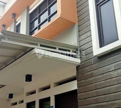 Rumah Minimalis di Batununggal Indah 2 Lantai SHM 1