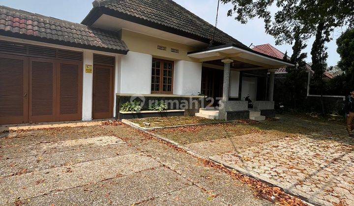 Disewakan Rumah bergaya kolonial cocok untuk cafe clasik di sayap Dago bandung 1