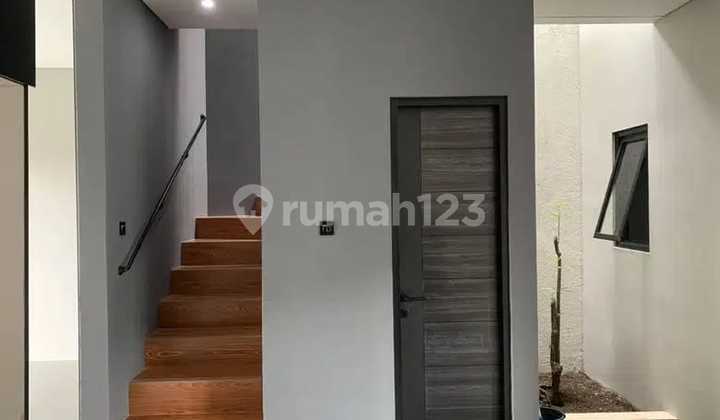 Rumah Minimalis 2 LT di Arcamanik Cisaranten siap pakai bebas banjir