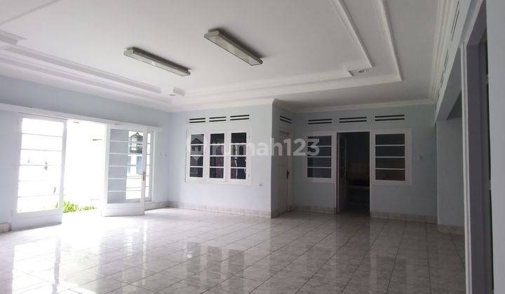 Rumah Bangunan Belanda Haritage Dekat Gedung Sate Bandung 7