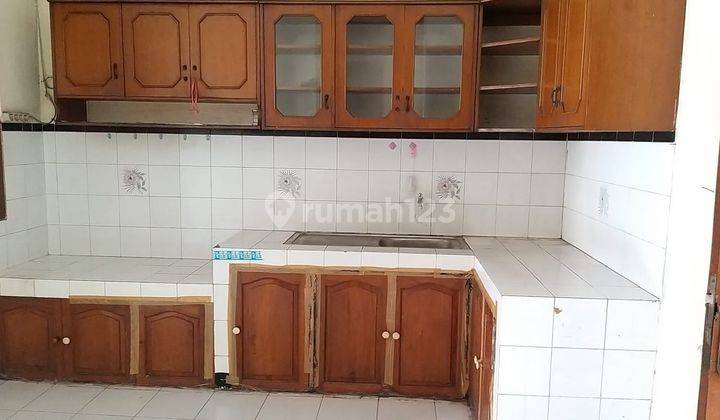 Rumah Lama Terawat Komplek Antapani Bandung