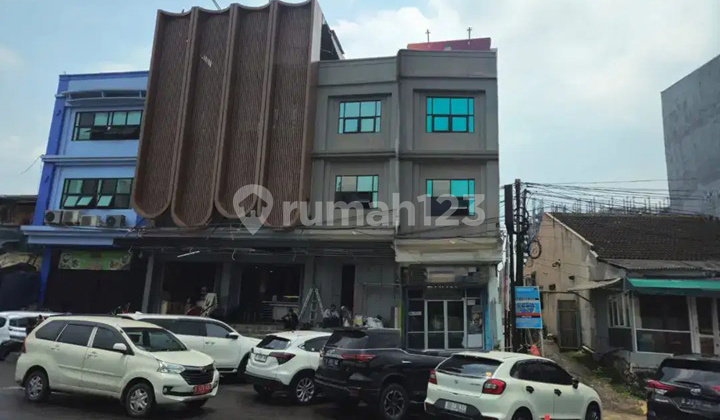 Cut Mutia 3.5-Story Shop House by the Road in Rawalumbu, Bekasi 2