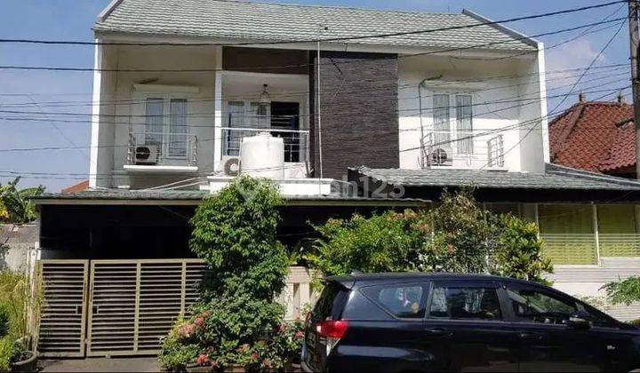 Rumah 2 Lantai Asri Dalam Komplek Elite Kemang Pratama, Bekasi 1