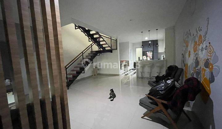 Rumah 3 Lantai Furnished Dalam Komplek Pemda Jatiasih, Bekasi 2