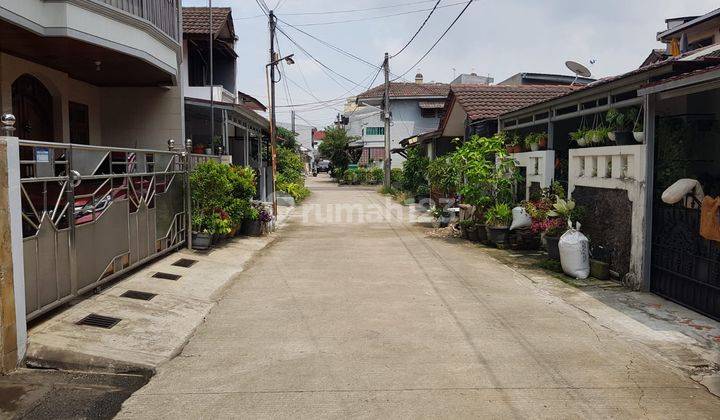 Rumah 2 Lantai Jalan Lebar 2 Mobil Dikawasan Ramai Galaxy, Bekasi 2