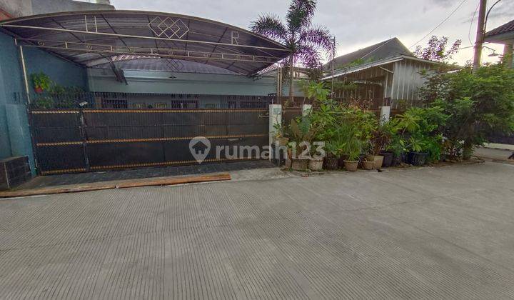 Rumah 2 Lantai Luas Siap Huni Akses Jalan 2 Mobil Galaxy, Bekasi 1